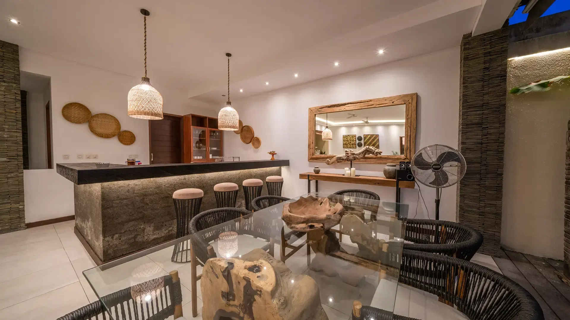 Villa Bima Dining Area and Kitchen
