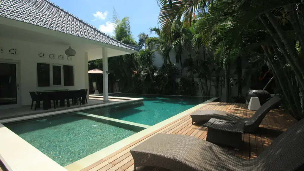 Villa Isabella Pool with Palm Tree
