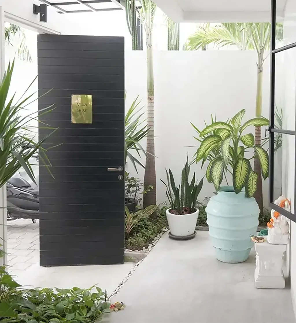 Villa Muse Outdoor View Entrance