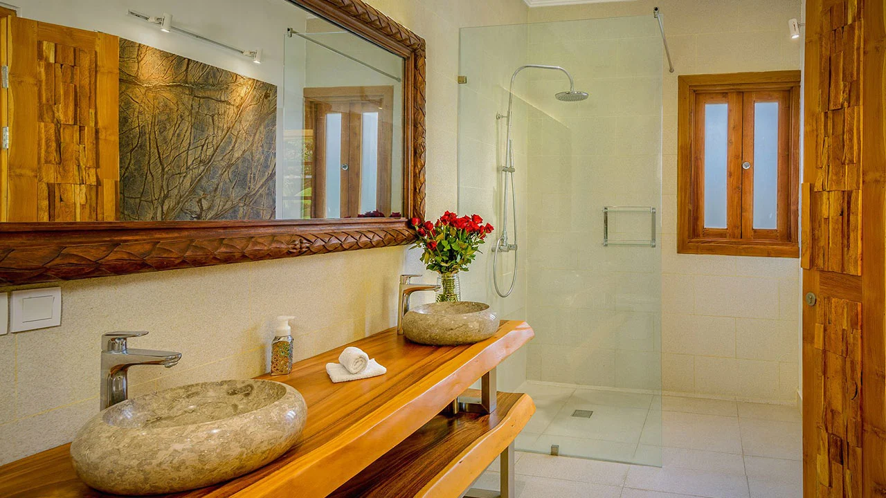 Villa Fleur De Lys bathroom interior