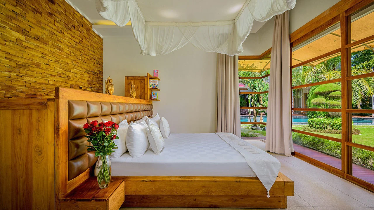 Villa Fleur De Lys bedroom