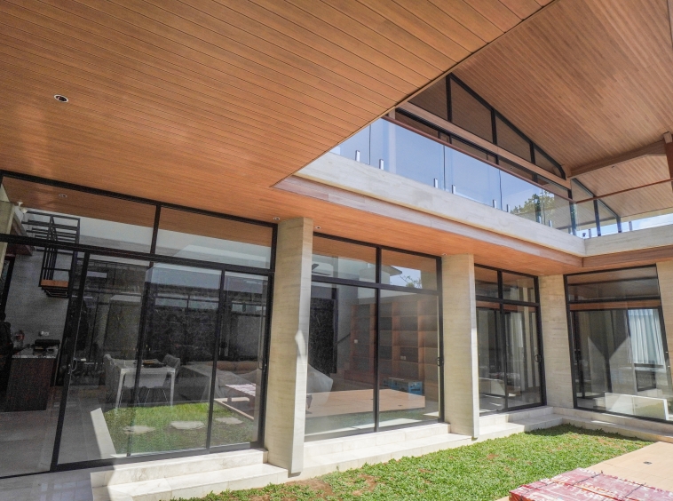 New Sanur Villa with 4 Bedrooms and Green View - Yard