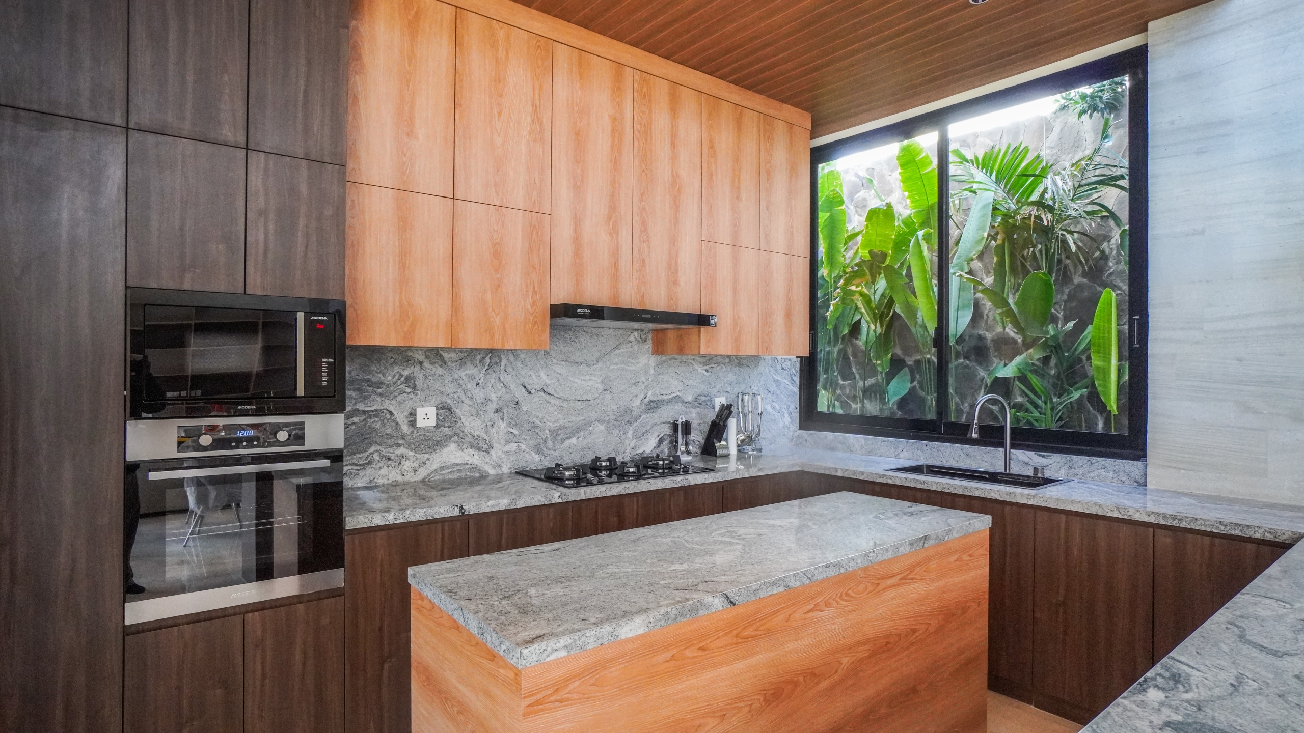 New Sanur Villa with 4 Bedrooms and Green View - Kitchen