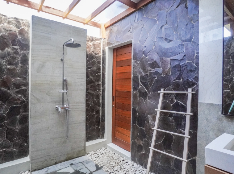 New Sanur Villa with 4 Bedrooms and Green View - Bathroom