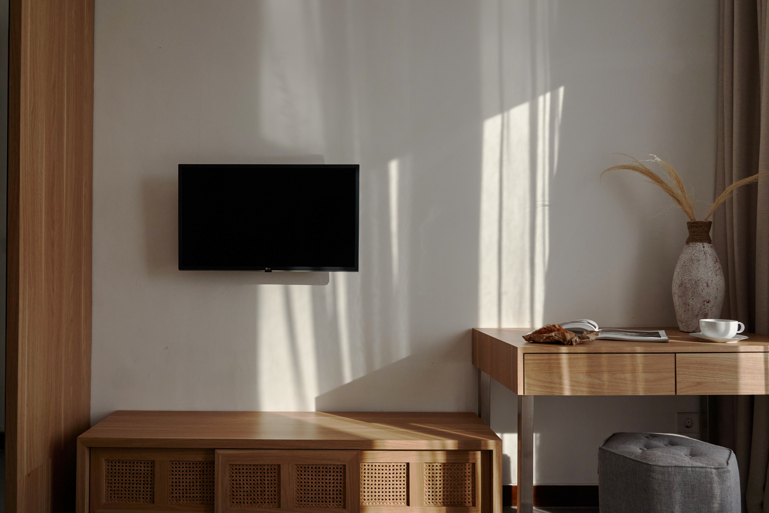 Beautiful Villa with 3 Bedrooms and Rice Field Views in Cemagi - Interior