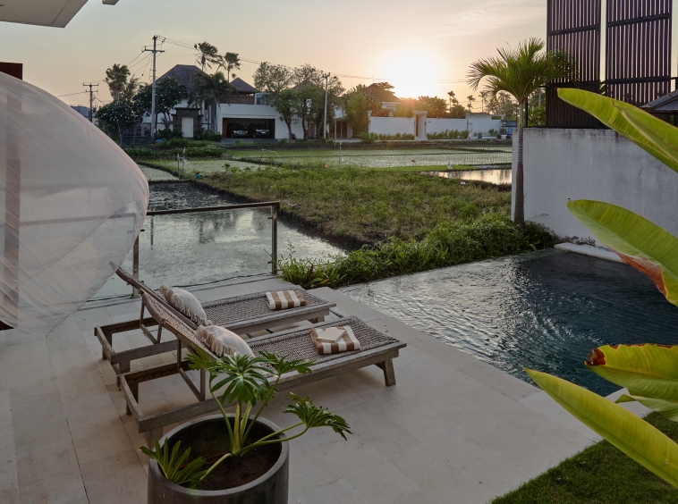 Beautiful Villa with 3 Bedrooms and Rice Field Views in Cemagi - Pool