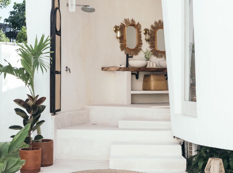 Four Tiny Villas, a 5-Bedrooms Investment in Pererenan - Pool