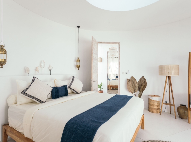 Four Tiny Villas, a 5-Bedrooms Investment in Pererenan - Bedroom