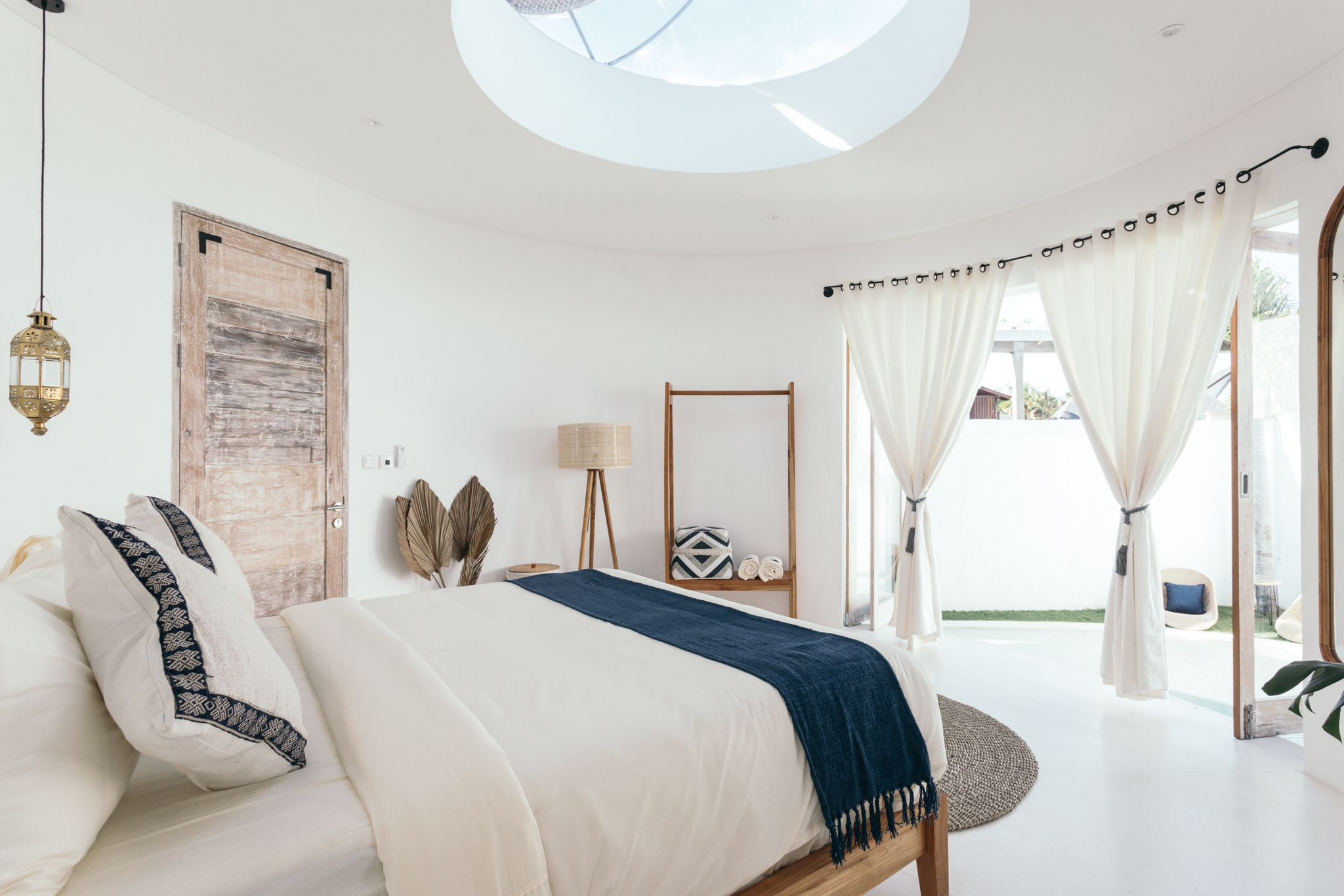 Four Tiny Villas, a 5-Bedrooms Investment in Pererenan - Bedroom