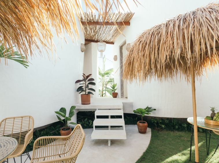 Four Tiny Villas, a 5-Bedrooms Investment in Pererenan - Bedroom