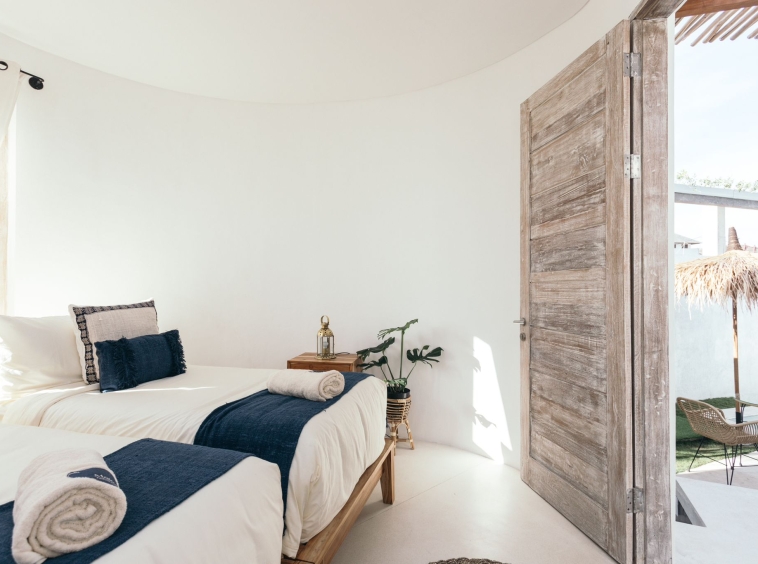 Four Tiny Villas, a 5-Bedrooms Investment in Pererenan - Bedroom