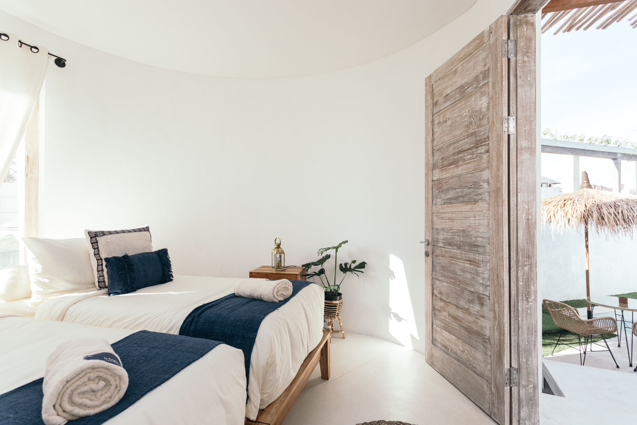 Four Tiny Villas, a 5-Bedrooms Investment in Pererenan - Bedroom