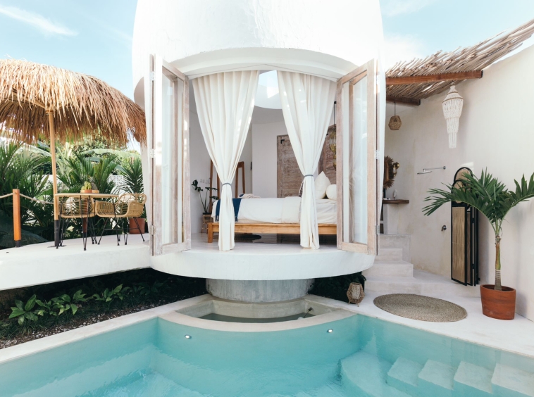 Four Tiny Villas, a 5-Bedrooms Investment in Pererenan - Pool