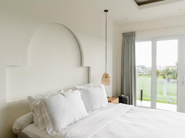 Modern Villa with Rice Field View Minutes from the Beach - Bedroom
