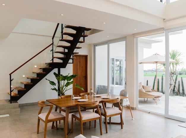 Modern Villa with Rice Field View Minutes from the Beach - Dining Room