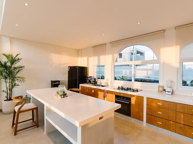 Modern Villa with Rice Field View Minutes from the Beach - Dining Room